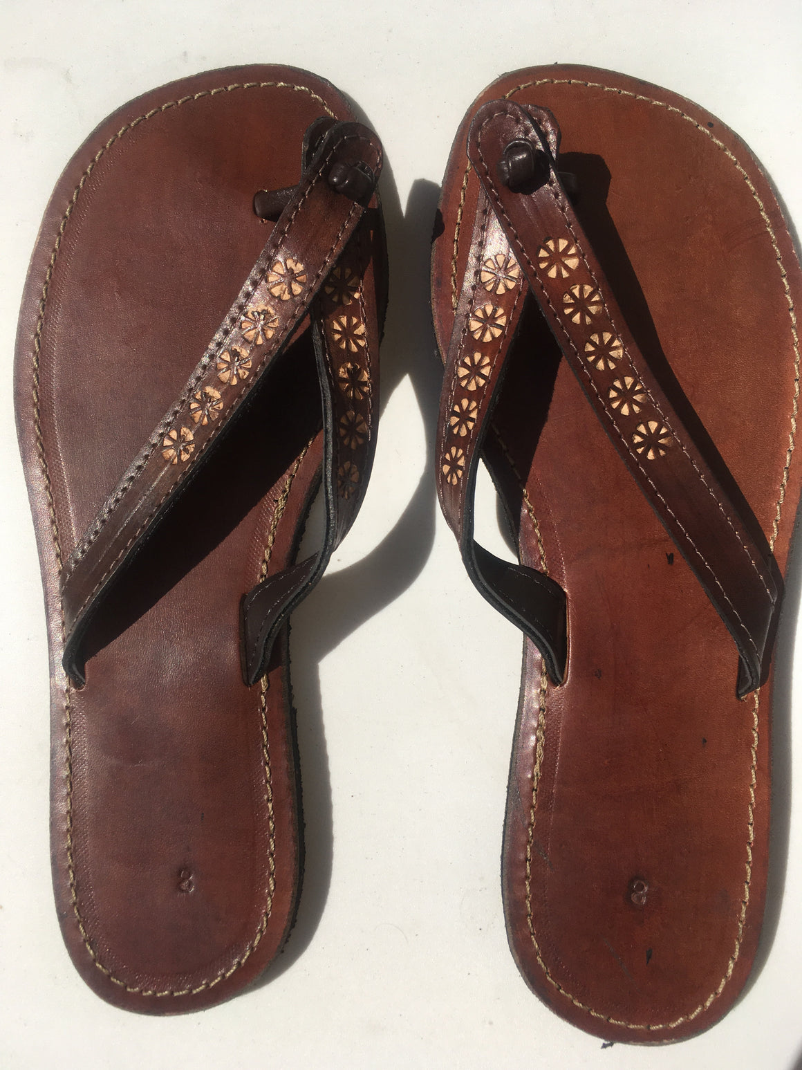 Santo Flower - Leather Flip Flops with Flower Design